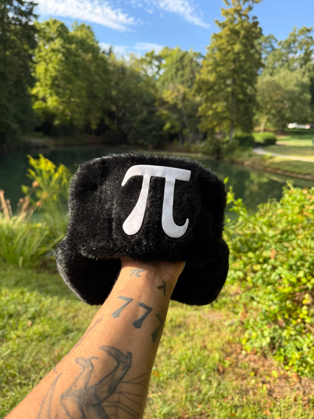 Black Pie 𝝅 Ushanka